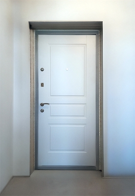 Квартирная дверь с МДФ Квартирная дверь с МДФ